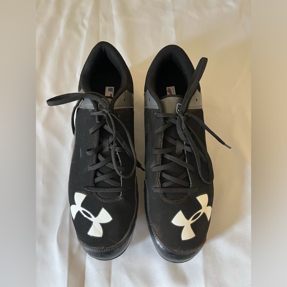 Under Armour Men’s Leadoff Low Baseball Cleats